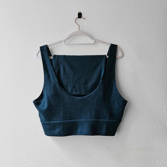 🟢 SOLD 🟢 VS Knit 3 Piece Pajama Set - Picture 2 of 5